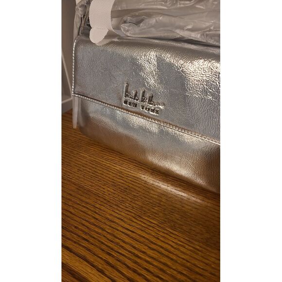 Nicole Miller Silver Bag Small‎ Short Shoulder Strap New - Picture 2 of 4
